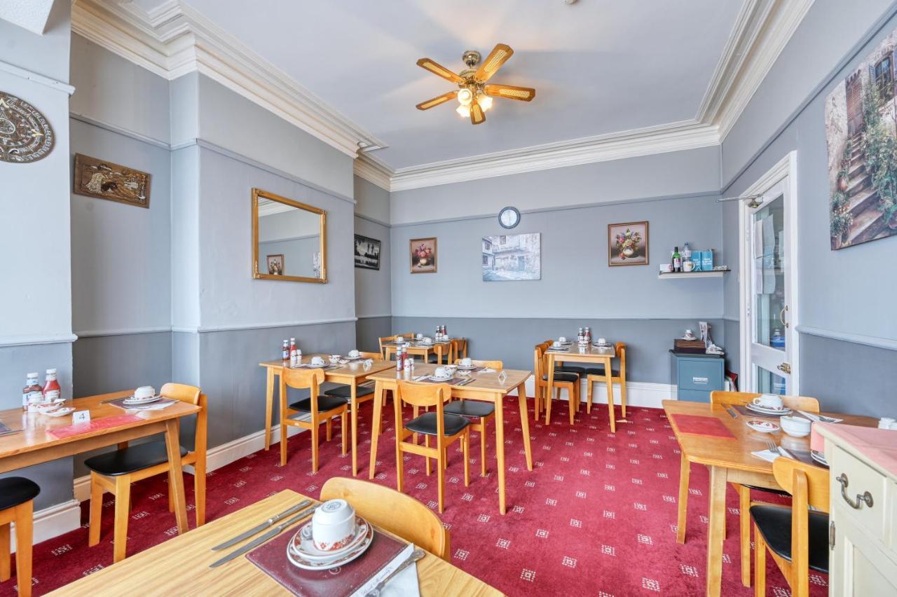 The Wilton International Bed and Breakfast Blackpool Eksteriør billede