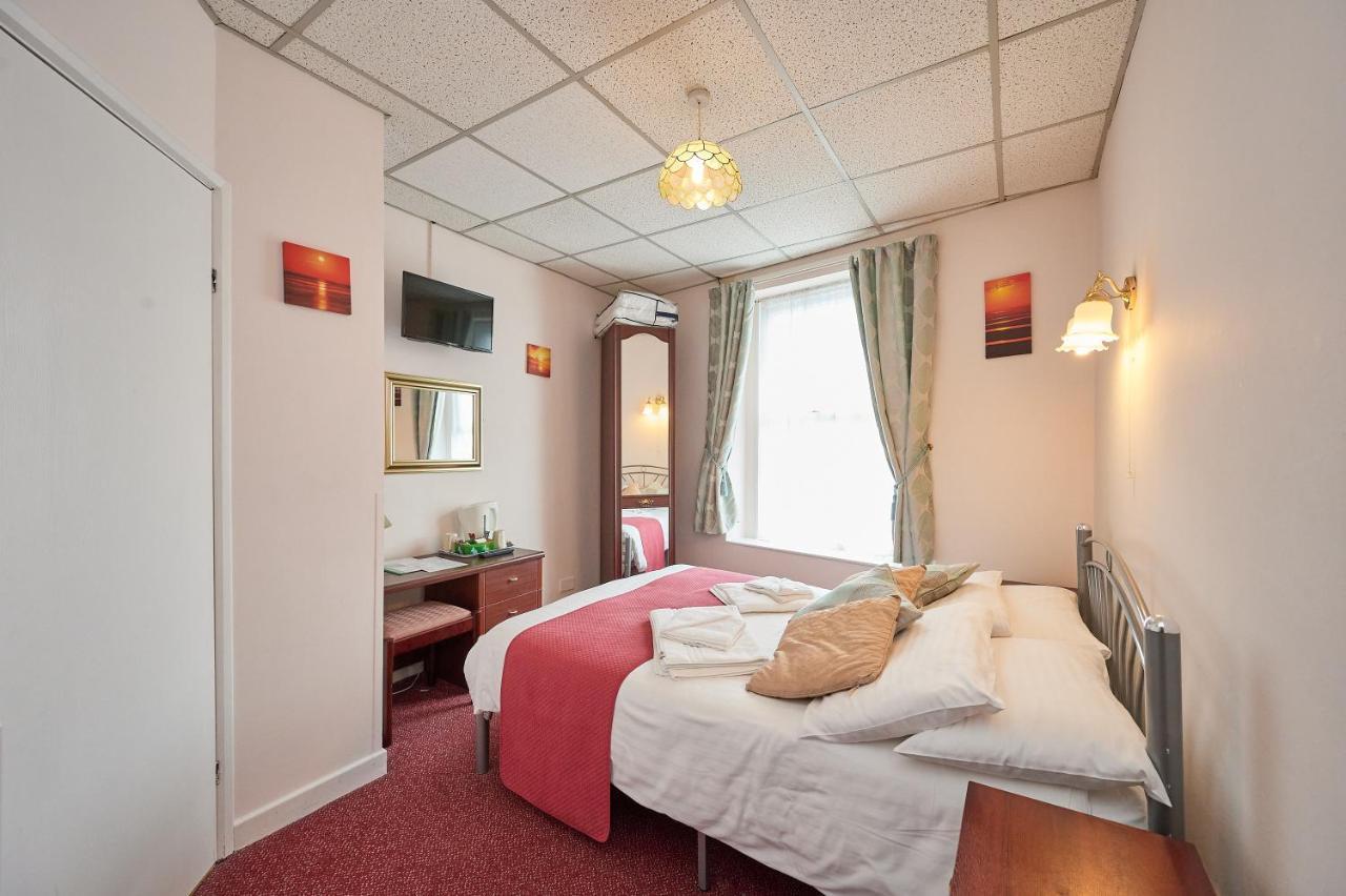 The Wilton International Bed and Breakfast Blackpool Eksteriør billede