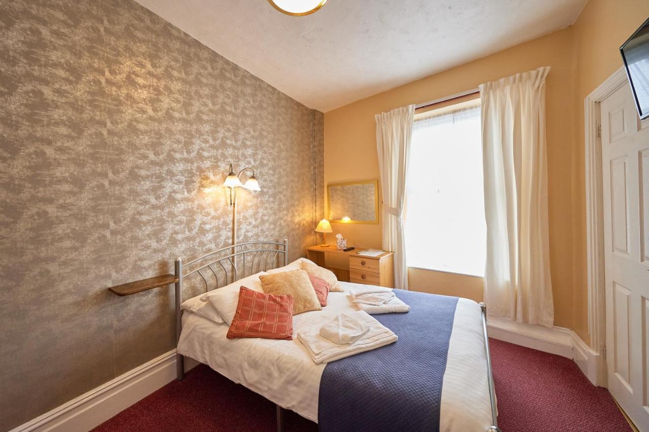 The Wilton International Bed and Breakfast Blackpool Eksteriør billede